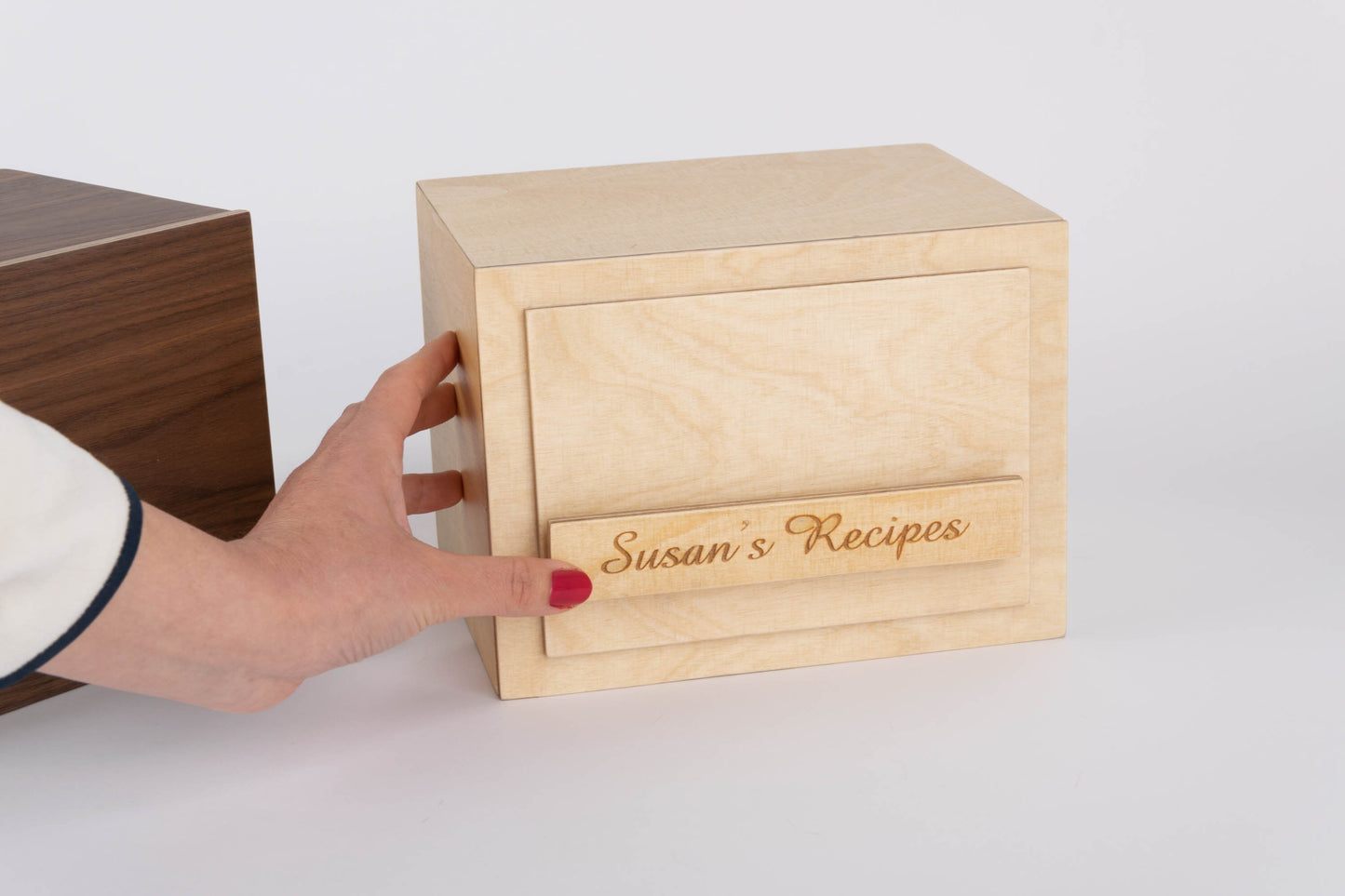Wooden Recipe Card Box , Luxury and Modern Recipe Box, Birch or Walnut Wood, Suitable for 4x6 Cards
